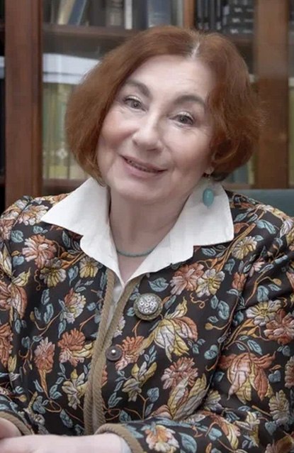 Елена Холмогорова